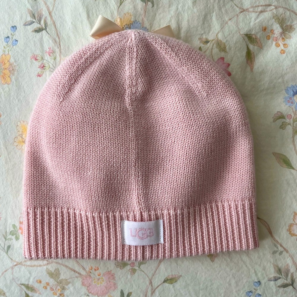 New never worn UGG baby hat. Size O/S baby.